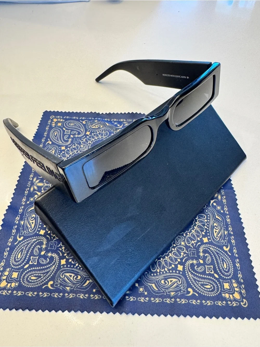 A BETTER FEELING Black Roscos Sunglasses
